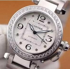 魅力カルティエ 新作 CARTIER　 独自性が発揮できる32.5mm 女性用腕時計