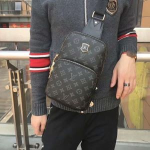 2018春夏新作 ルイ ヴィトン LOUIS VUITTON 主役になる存在感 斜め掛けバッグ