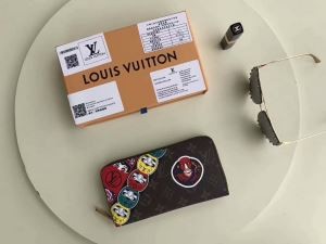 可愛い ルイヴィトン財布 モノグラム プリント モチーフ ラウンドファスナーウォレット LOUIS VUITTON 長財布