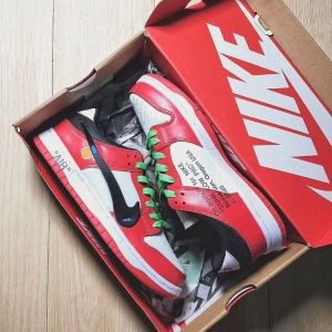 ５月新商品！オフホワイト ナイキ コピー スニーカーOff-White x Nike Air 赤色 メンズ　スポーツ用 限定品　