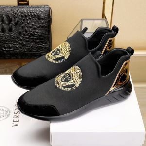 知的セクシースタイル2018新入荷 VERSACE スニーカー柔軟 ヴェルサーチ