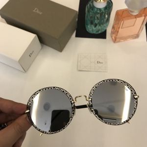 芸能人の愛用 DIOR 偽物 夏 新品 ディオール サングラス レディース 丸型 可愛い 魅力 逸品 お得安値