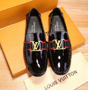 人気注目のアイテムLouis Vuittonルイヴィトンスーパーコピー金属ロゴ付きビジネス用シューズメンズ紳士靴本革
