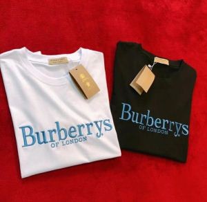 上品でファッションBurberryバーバリーコピー刺繍英字ロゴ付き精製加工レディースクルーネック半袖Tシャツ偽物