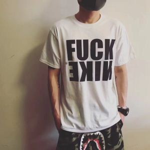 半袖Tシャツ 定番のストリートスタイル シュプリーム SUP...