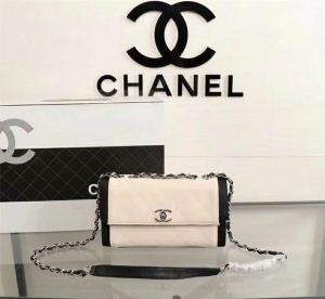 目を惹く作品 ショルダーバッグ 人気セールCHANEL シャネル 2色選択可