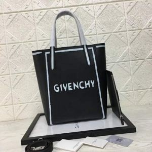 新作追加！ショルダーバッグ 目を惹く作品ジバンシー GIVENCHY大人フェミニン