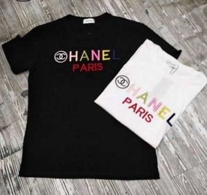 抜群の着心地CHANELシャネルスーパーコピーHOTお買い得クルーネック半袖Tシャツ刺繍ロゴ付き