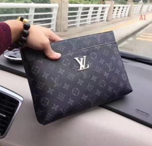 高級感が溢れる LOUIS VUITTON ポーチ 3色可選...