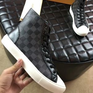 2018年秋冬のトレンド 『個性』を表現出来る ルイ ヴィトン LOUIS VUITTON ハイトップシューズ 2色可選