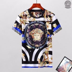 Ｔシャツ　ヴェルサーチ VERSACE  2018限定モデル　『個性』を表現出来る　目を惹く作品