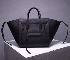 VIP価格セール　CELINE 169953MCC.38NOセリーヌラゲージ ファントム ミディアム / サブルカーフスキン　カーフレザー大容量