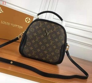 上品な光沢感　ルイ ヴィトン LOUIS VUITTON  トートバッグ  3色可選　2018秋冬新作　目を惹く作品