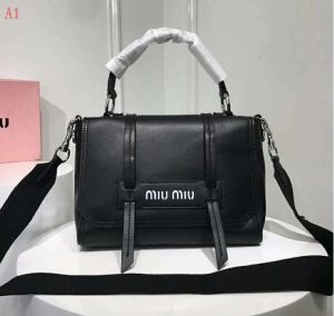 ミュウミュウ MIUMIU  トートバッグ 4色可選　海外人気アイテム　ランキング1位獲得