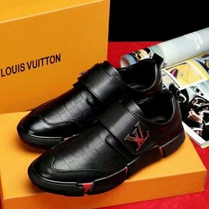 カジュアルシューズ 存在感絶大  LOUIS VUITTON...