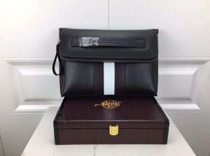 BALLYバリー バッグ コピー超激得品質保証メンズブラック上質なカーフレザーバリーストライプ クラッチバッグ