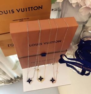 ルイ ヴィトン LOUIS VUITTON 人気爆発新品 ネックレス 3色可選 秋冬話題アイテム