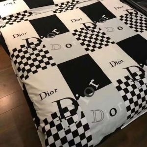 ディオール 布団カバー コピー人気定番品質保証Dior寝具ダブルサイズベッドシーツ枕カバー3点セット3点セット柔らかな素材
