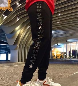 GIVENCHY ジバンシー 今話題の最新作 スエットパンツ...