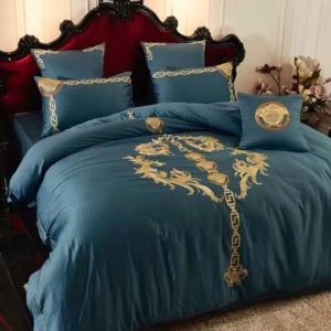 ヴェルサーチ ベッドカバー コピーVERSACE寝具セット布団カバーダブルサイズコットンエレガント優しい美しくてエレガントな刺繍