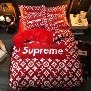 シュプリーム ヴィトン スーパー コピーSupremexLouisVuitton大人気コラボ企画シックなデザイン寝具4点セットベッドカバーレッドブルー2色可選