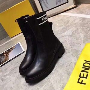 人気急上昇 FENDI フェンディ ショートブーツ 2018年トレンドNO1 超人気デザイン