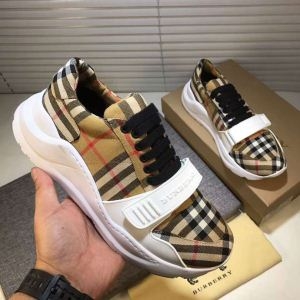 ハイトップシューズ 人気売れ筋商品 秋冬話題アイテム品質も良きｓ級アイテム  BURBERRY バーバリー