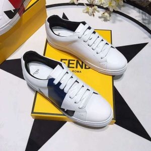 FENDI フェンディ ランニングシューズ 海外人気アイテム...