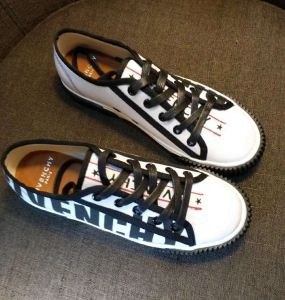 GIVENCHY ジバンシー カジュアルシューズ 人気商品新...