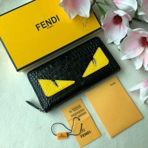 使い勝手のいい 長財布メール便対応 FENDI フェンディ ...