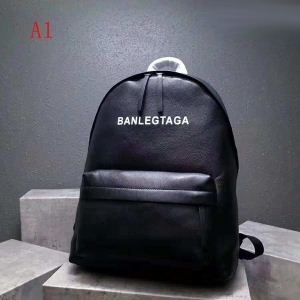 バレンシアガ リュック コピーBALENCIAGAホワイトロゴ付きブラックレザーバックパック大人気モデル552379DLQ4N