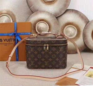 化粧ポーチ 素晴らしい新作 人気売れ筋商品 超人気デザイン LOUIS VUITTON ルイ ヴィトン