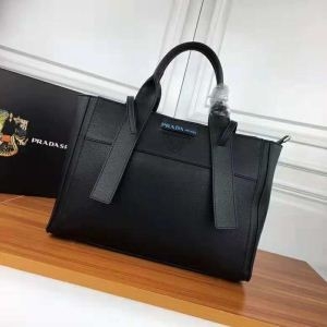 大人の魅力を溢れる PRADA プラダ ハンドバッグ 3色可...