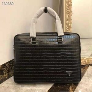 肌触りがとても良い 手持ち&ショルダー掛け 2018秋冬の定番新品 プラ PRADA 秀逸アイテム