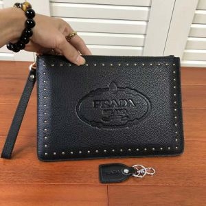 PRADA 売り切れちゃうポーチ 2019激安でおすすめ人気...