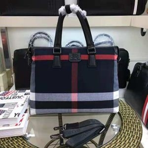 着心地抜群 バーバリー 人気売れ筋商品 BURBERRY スタイリッシュな印象 ハンドバッグ 人気激売れ新作