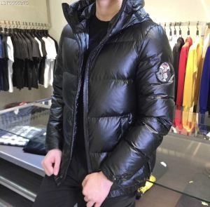 MONCLER モンクレール ダウンジャケット 人気激売れ新...