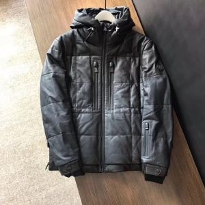 人気売れ筋商品 スタイリッシュな印象 数量限定大得価 MONCLER モンクレール ダウンジャケット