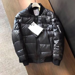 クラシカルなデザイン  MONCLER モンクレール ダウンジャケット 最高品質かつ最安値