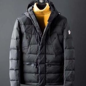 最旬アイテム 有名人の愛用品 MONCLER モンクレール ダウンジャケット 最安値人気