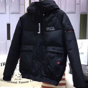 個性的なモデル MONCLER モンクレール ダウンジャケット 肌触りがとても良い VIP価格アイテム