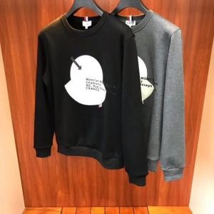 入手困難 上質で格好い 大人気のモデル MONCLER モン...