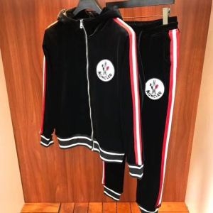 上下セット MONCLER モンクレール 高級感溢れる お洒落な印象 数量限定大得価