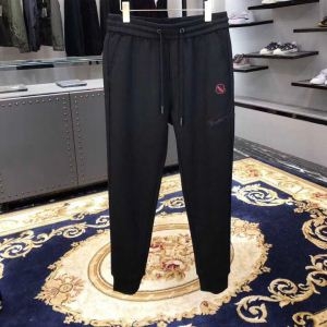 デニムパンツ MONCLER モンクレール 大評判のデザイン 有名人の愛用者が多いブランド