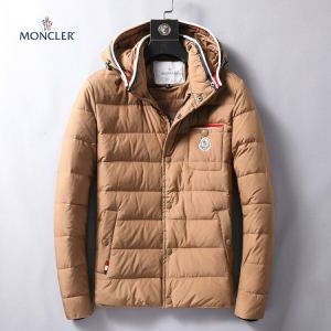 ダウンジャケット モンクレール MONCLER 現代的な印象 上品で美シルエット