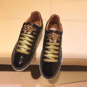 流行の最前線Versaceヴェルサーチ コピーレザー素材のメ...