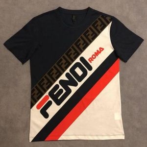 半袖Tシャツ 高級感が溢れた 華やかムードを演出して 今季のベスト新作 FENDI フェンディ