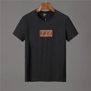 通気性と吸汗性に優れ  2色可選 使い勝手のよさが魅力 FENDI フェンディ半袖Tシャツ