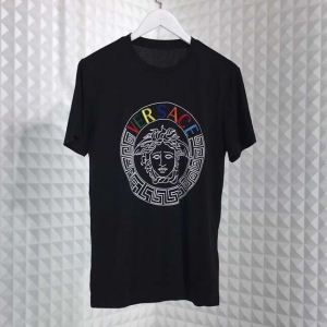 機能性が素晴らしい おしゃれの幅が広がり VERSACE ヴェルサーチ 半袖Tシャツ 2色可選