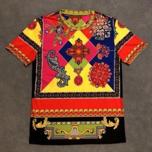 今季のベスト新作 VERSACE ヴェルサーチ 半袖Tシャツ 透け感の持つ涼しげな印象